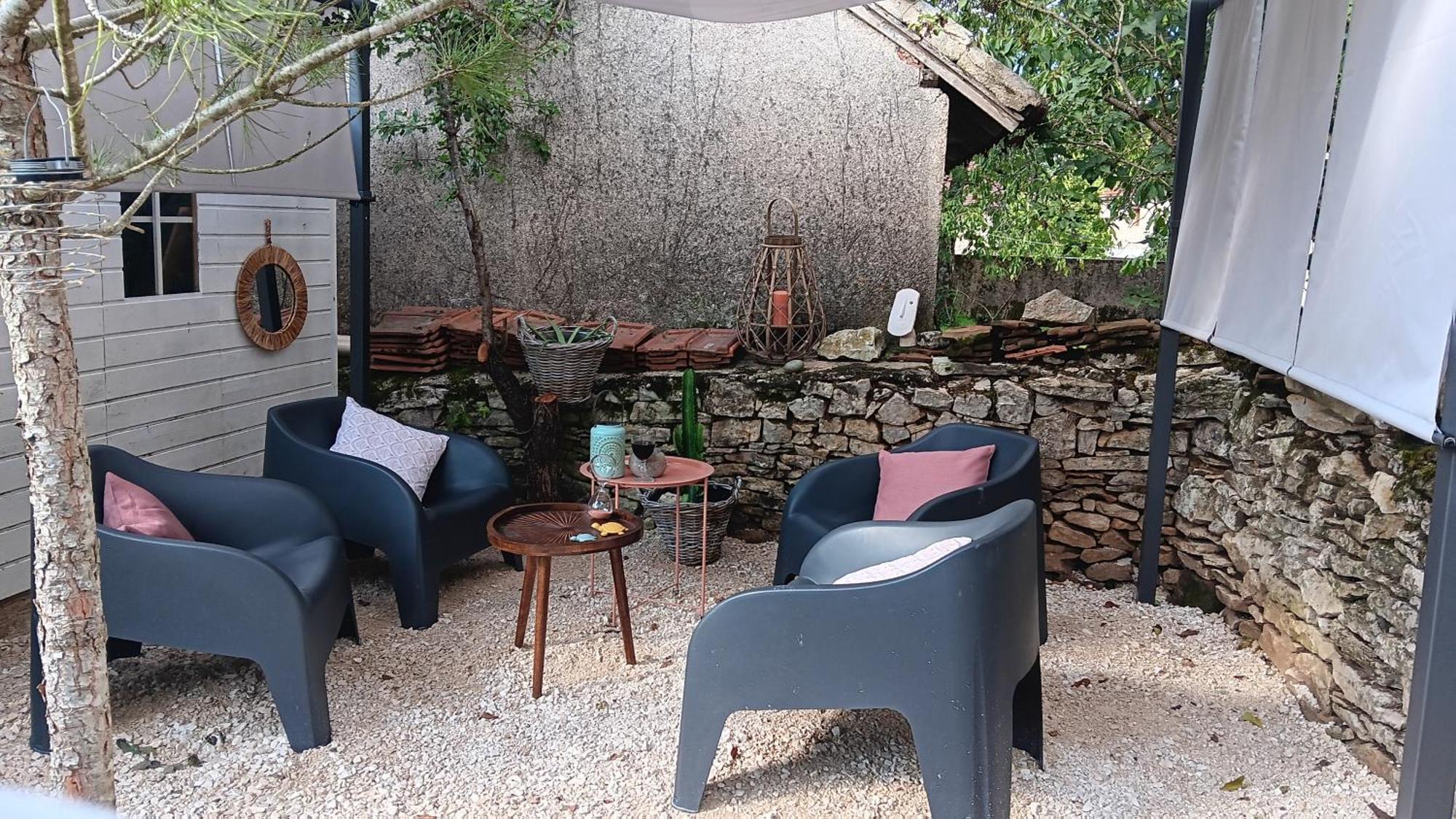 La Grange Bed & Breakfast Promilhanes Екстериор снимка